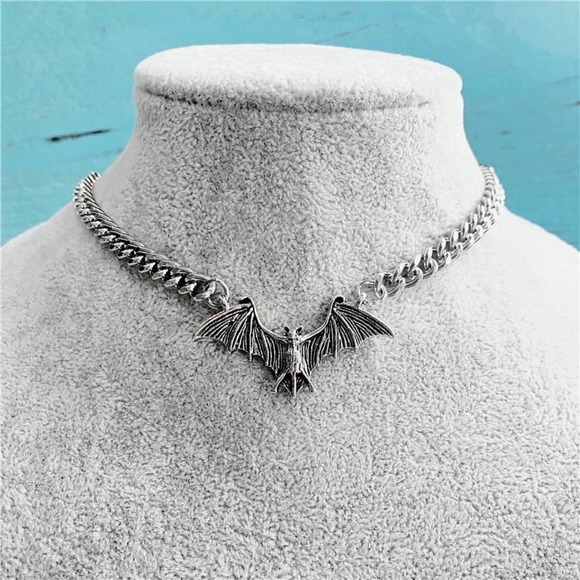 Silver Bat Chunky Chain Choker Necklace - Picture 2 of 5